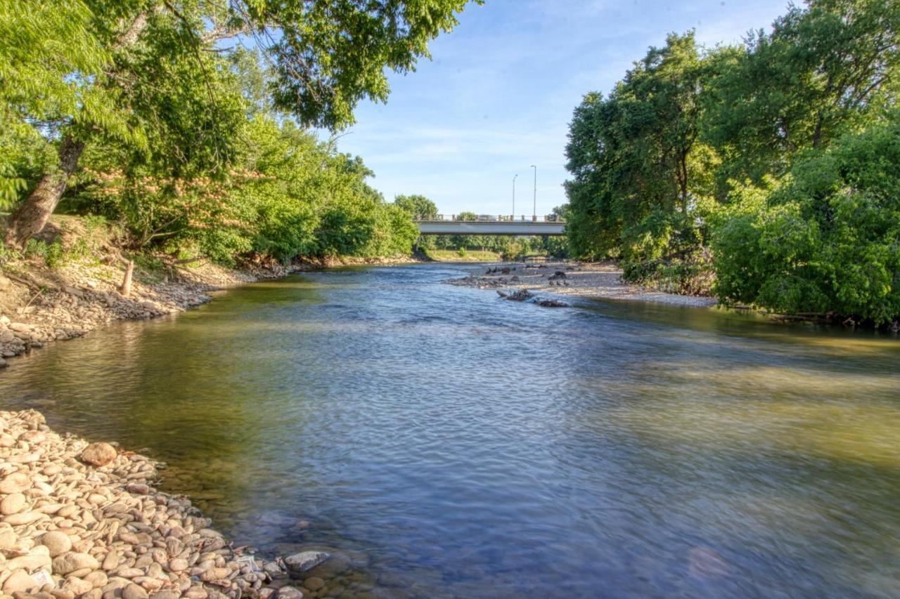 Fantastic Location! River And Mountain Views 2Br/2Ba Sleeps 6 鸽子谷 外观 照片